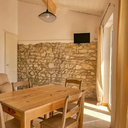 Cote Lavande Bed & Breakfast
