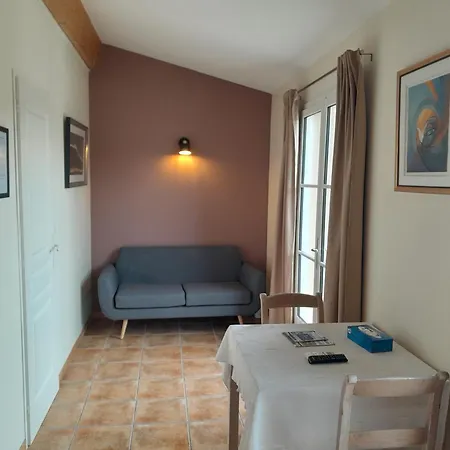 Cote Lavande Bed & Breakfast *